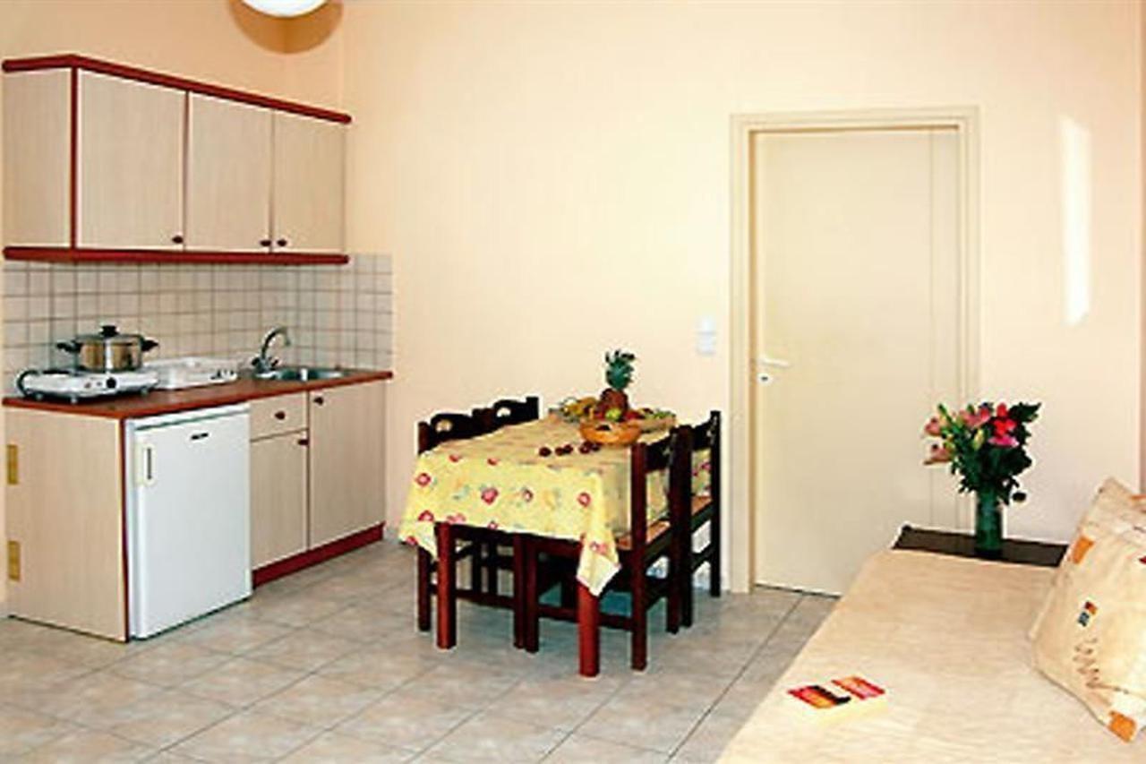 Danaos Beach Apartments Sfáka Exterior foto